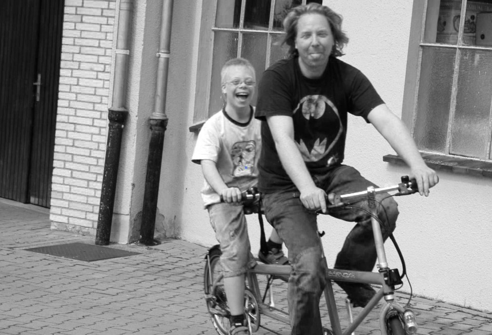 tandem_behinderung_down_syndrom_fahrrad_fahren_einschraenkungen_bernds_falttandem